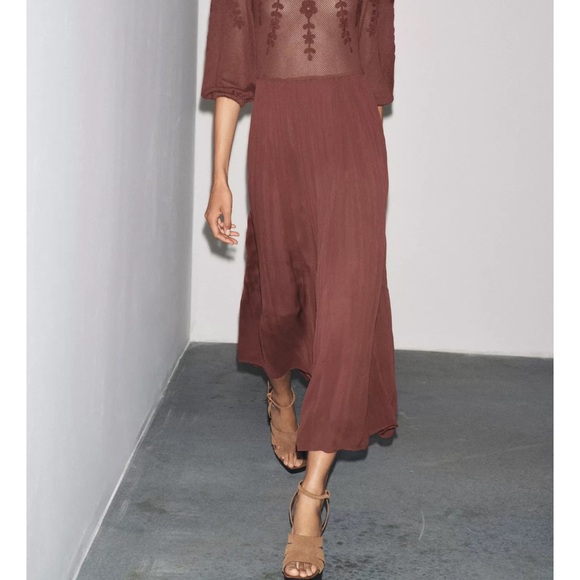 Zara Maroon Midi Dress with Embroidery - Picture 5 of 10